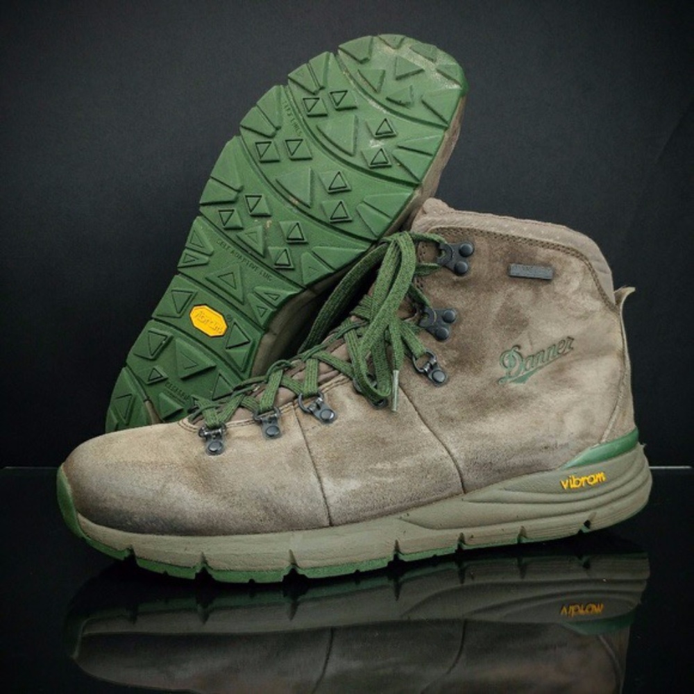 Brand New Danner Mountain 600 Boots Men's Size 10